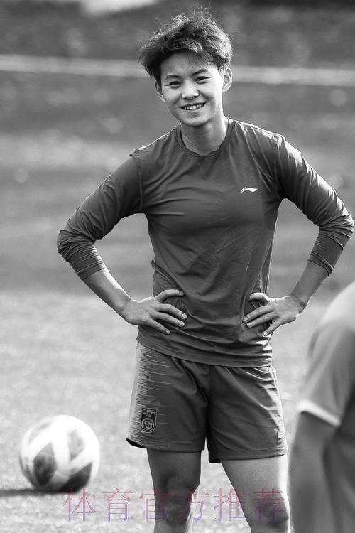 新华社：王霜在“大巴黎”的大梦想——欧洲的舞台，我一定好好把握住